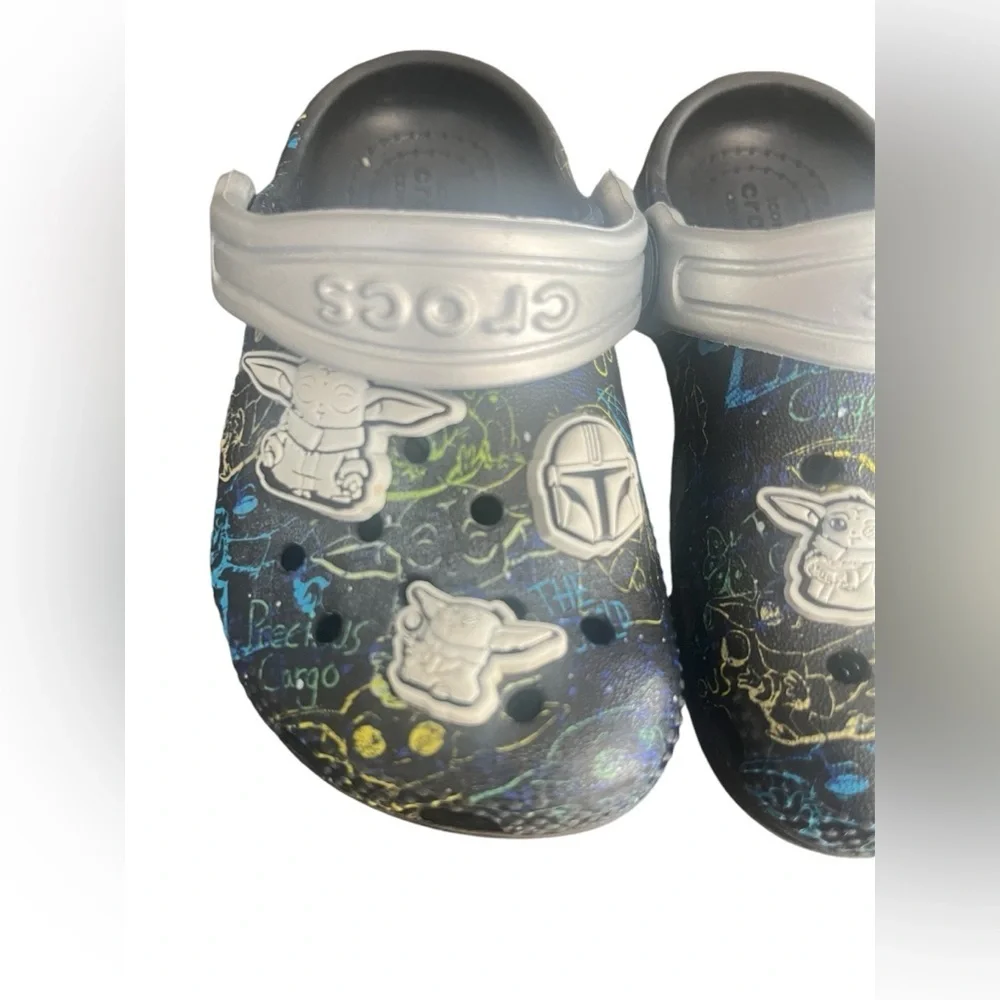 Crocs Classic Star Wars Grogu Baby Yoda Clogs Baby Size 6 - Picture 2 of 7